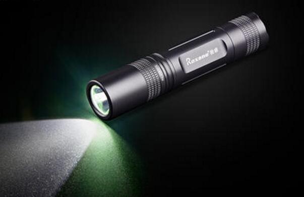 **个网络订单来自LED手电筒照明配件